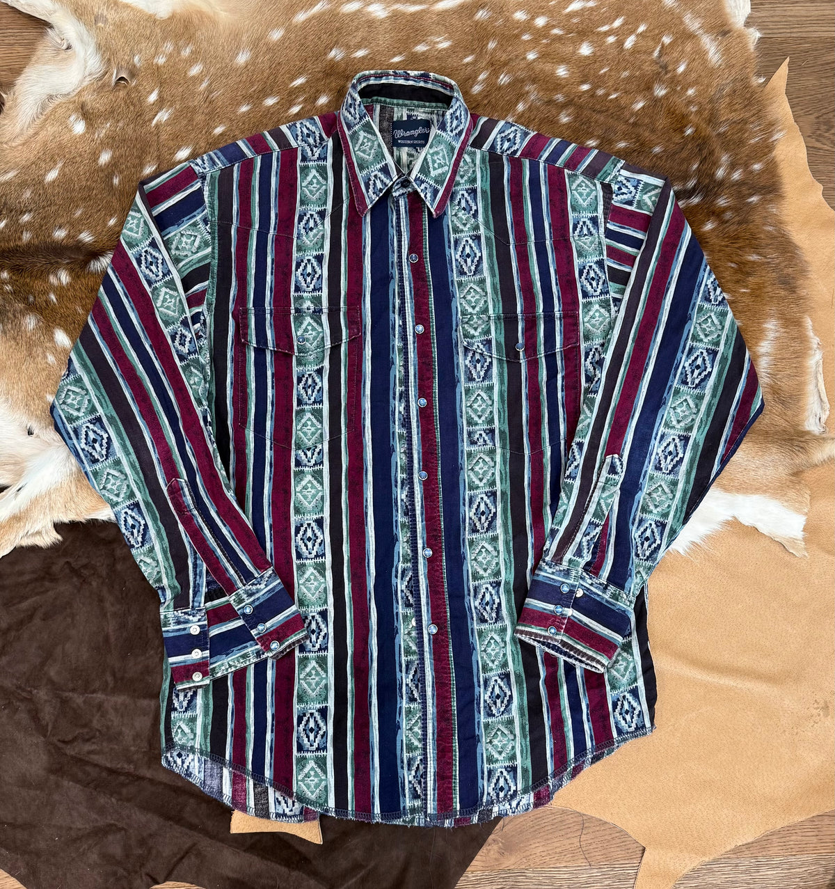 Wrangler Dark Aztec L