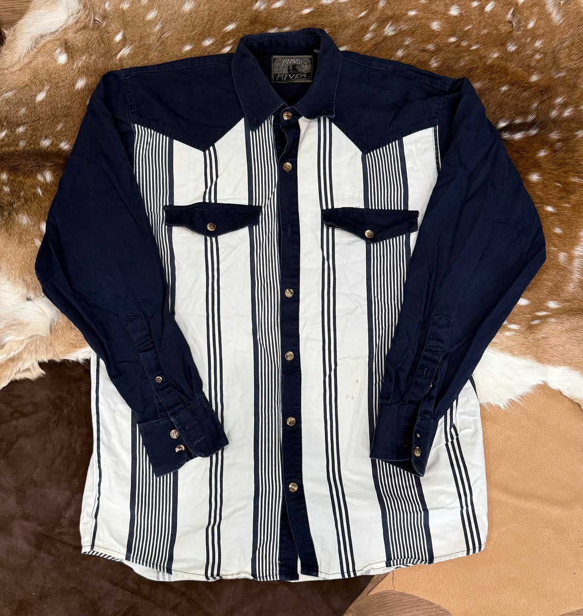 Spindle River Navy and White M